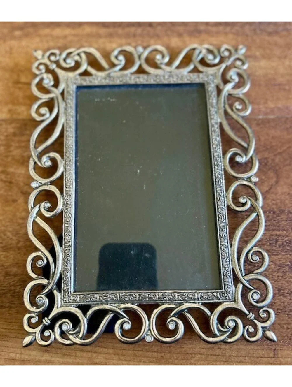 Ornate Vintage-Style Gold Tone Decorative Photo Frame